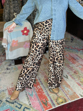 Load image into Gallery viewer, LEOPARD PANTS
