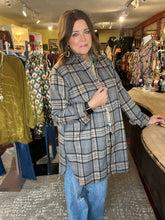 Load image into Gallery viewer, GRAY PLAID SHACKET
