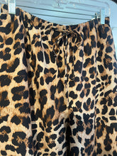 Load image into Gallery viewer, LEOPARD PANTS
